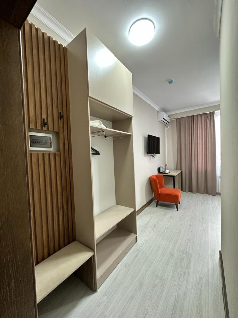 Lumarc Hotel Bishkek Ngoại thất bức ảnh