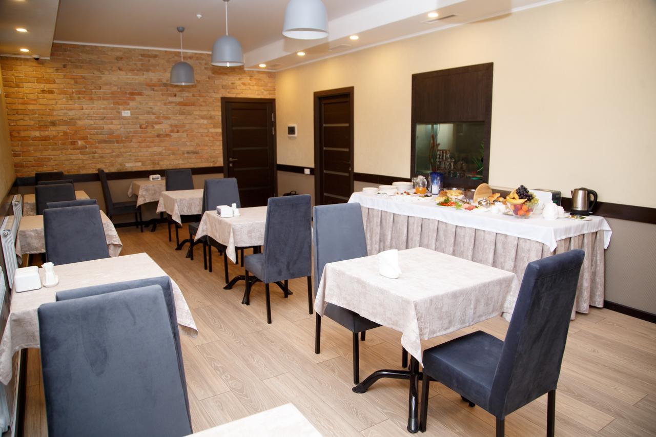 Lumarc Hotel Bishkek Ngoại thất bức ảnh