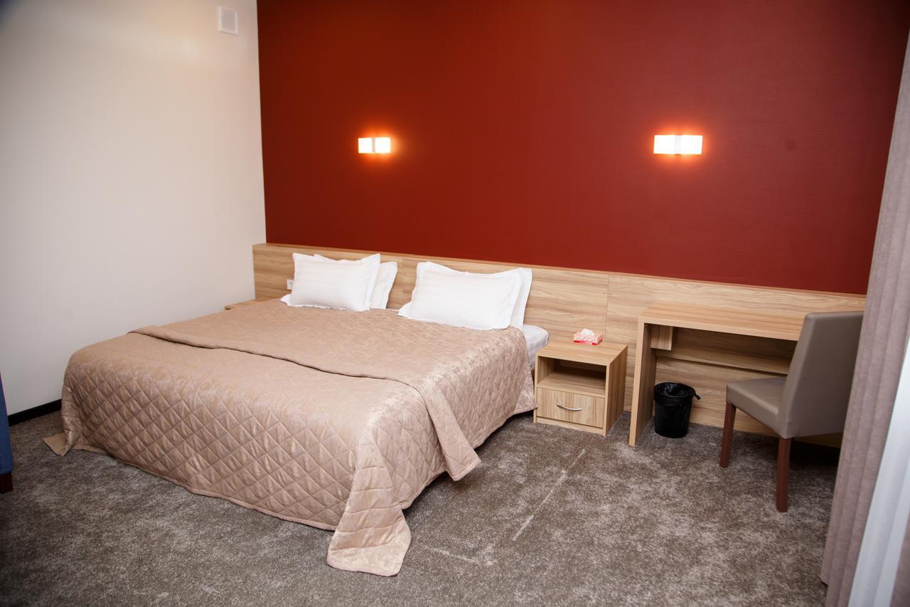 Lumarc Hotel Bishkek Ngoại thất bức ảnh