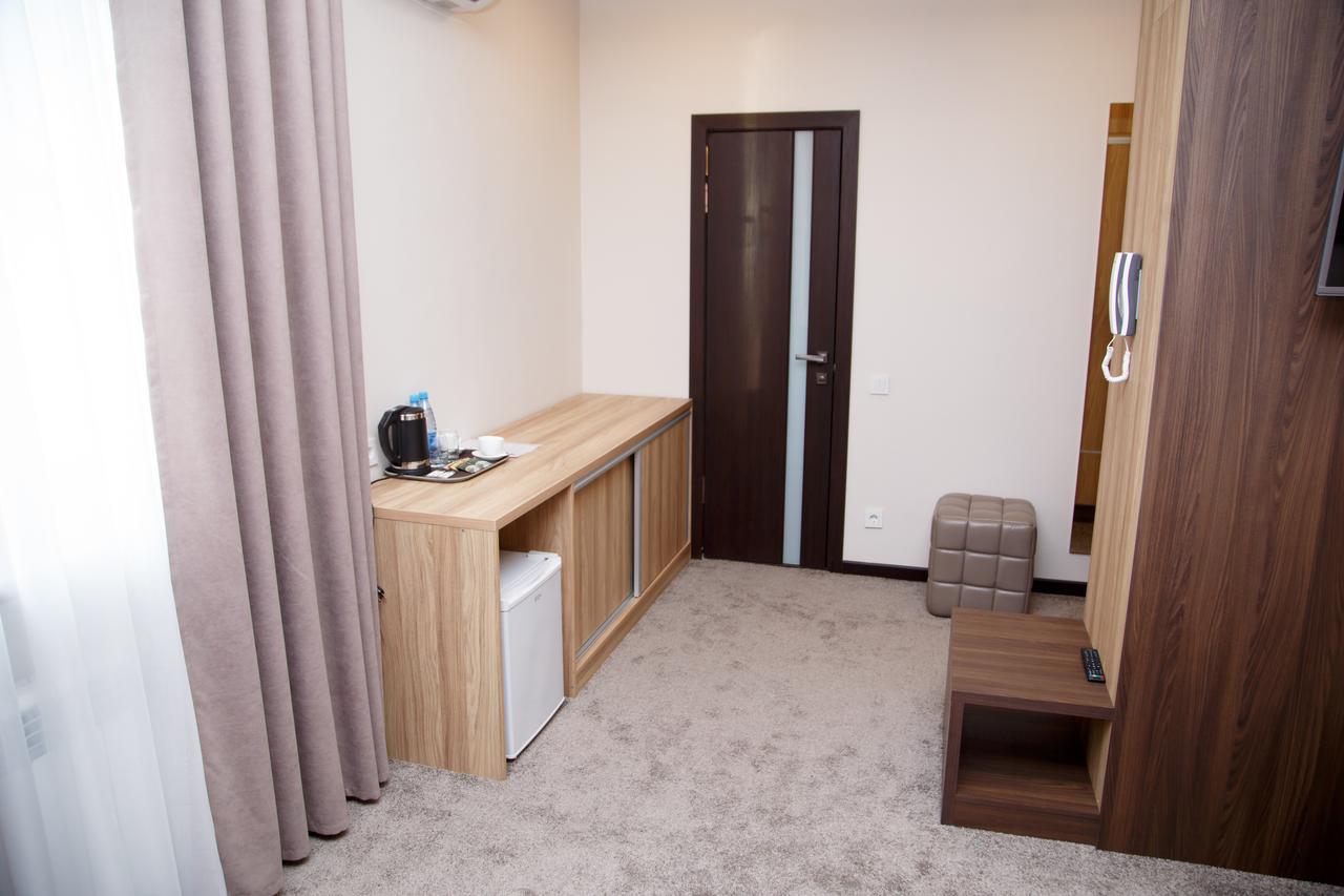 Lumarc Hotel Bishkek Ngoại thất bức ảnh