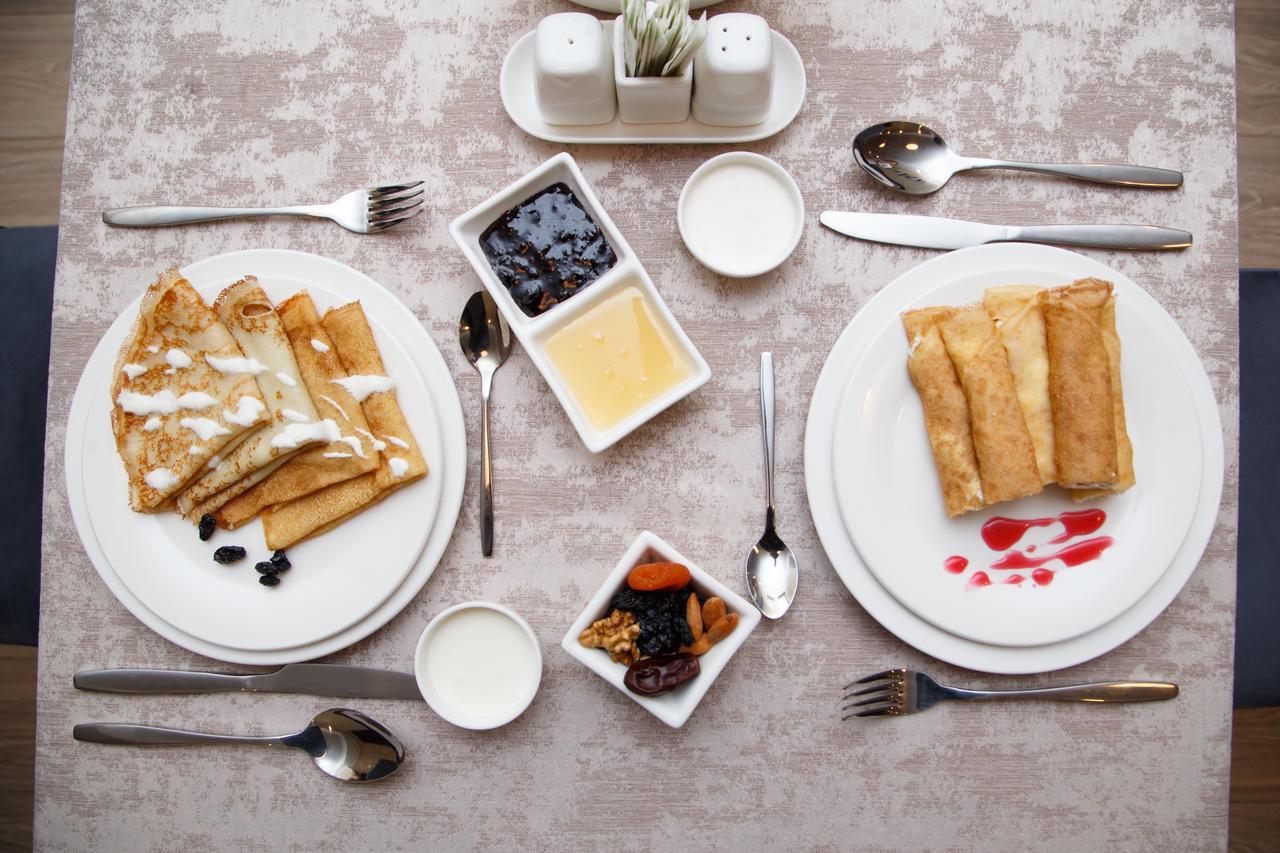 Lumarc Hotel Bishkek Ngoại thất bức ảnh