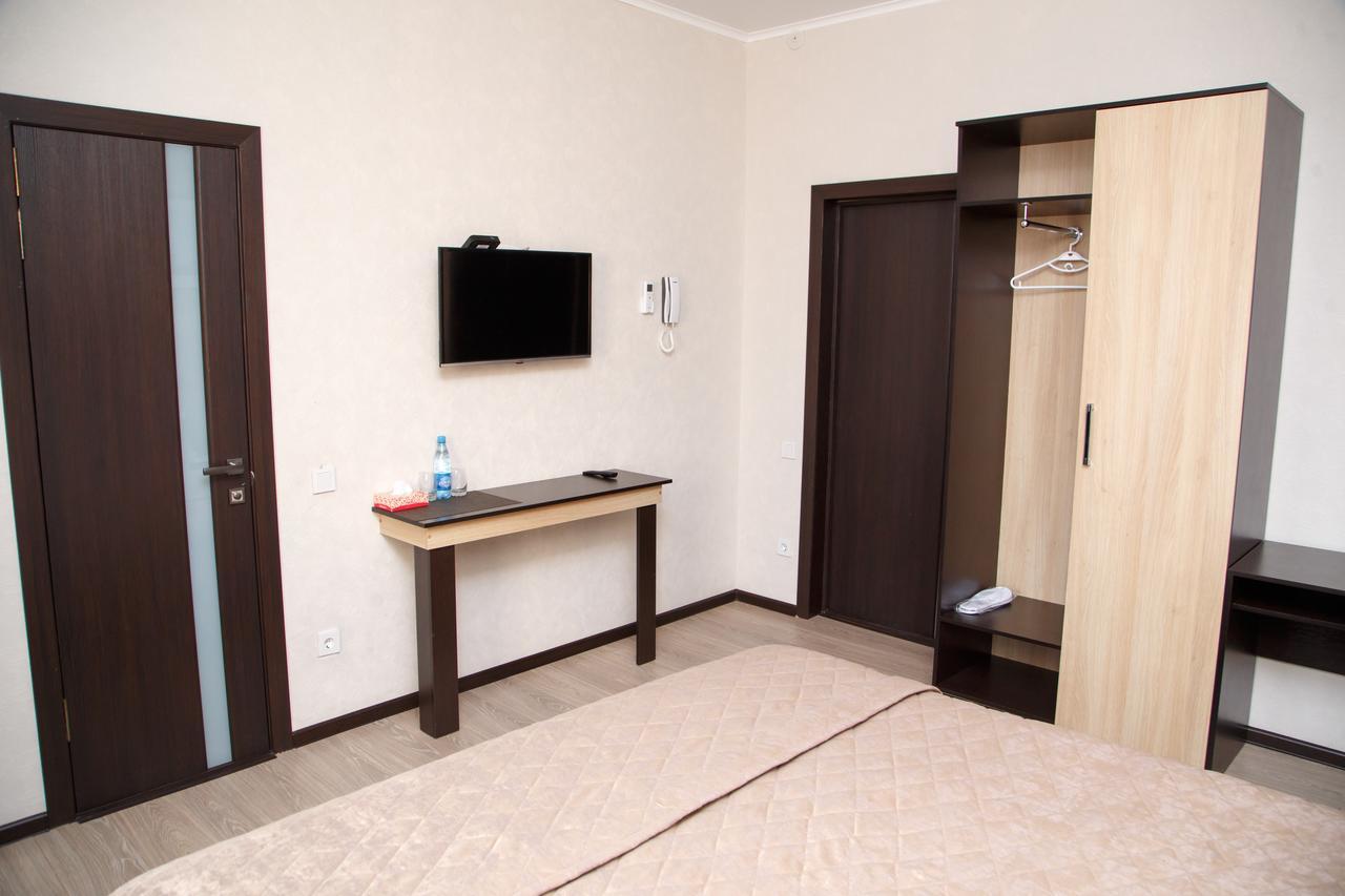 Lumarc Hotel Bishkek Ngoại thất bức ảnh
